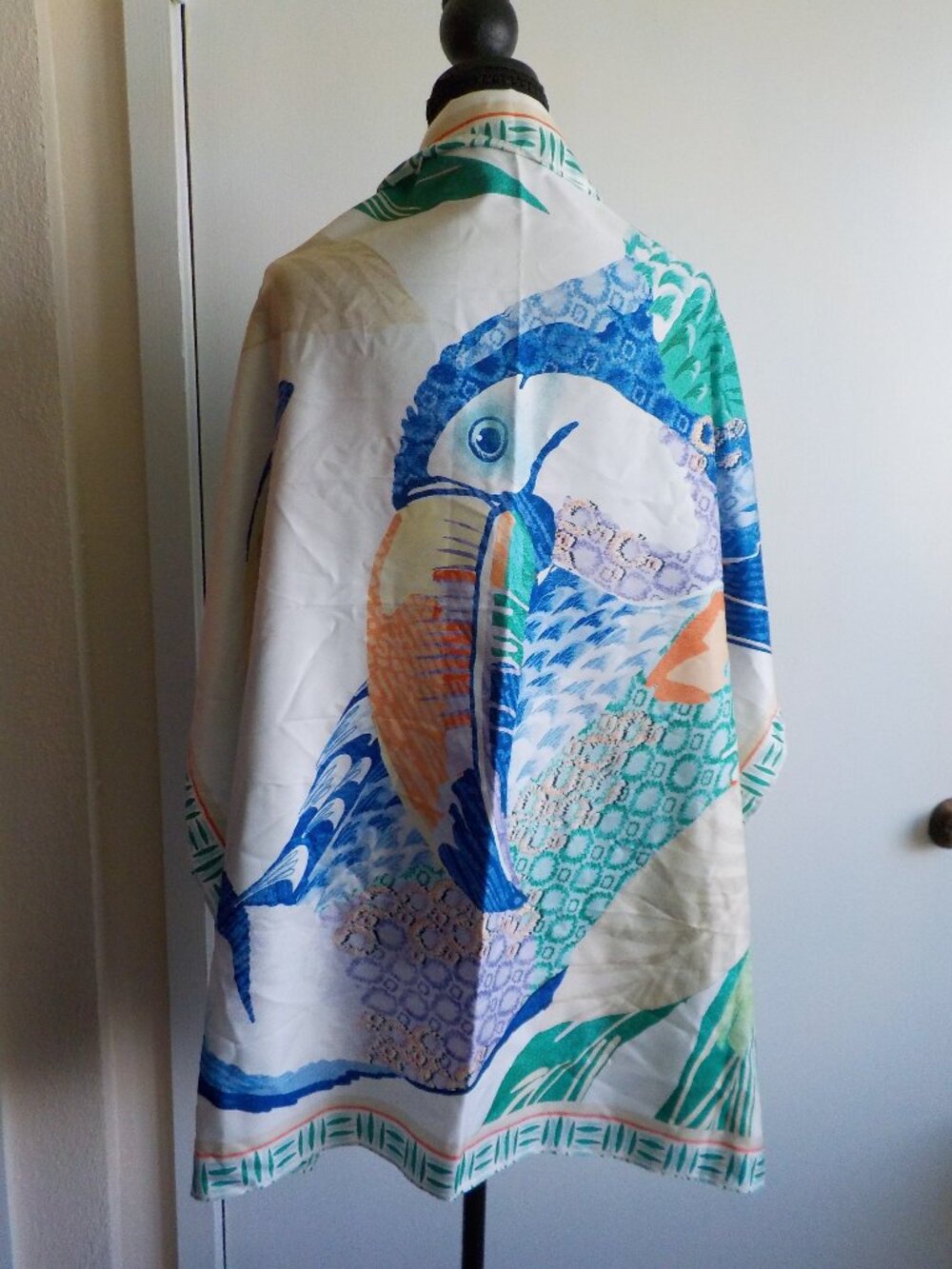 Scarf - Toucan Bright Square 36 x 36 (2558)